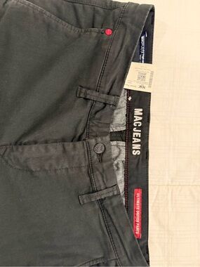 MAC JEANS Men's Black Chinos - Comfortable Everyday Fit